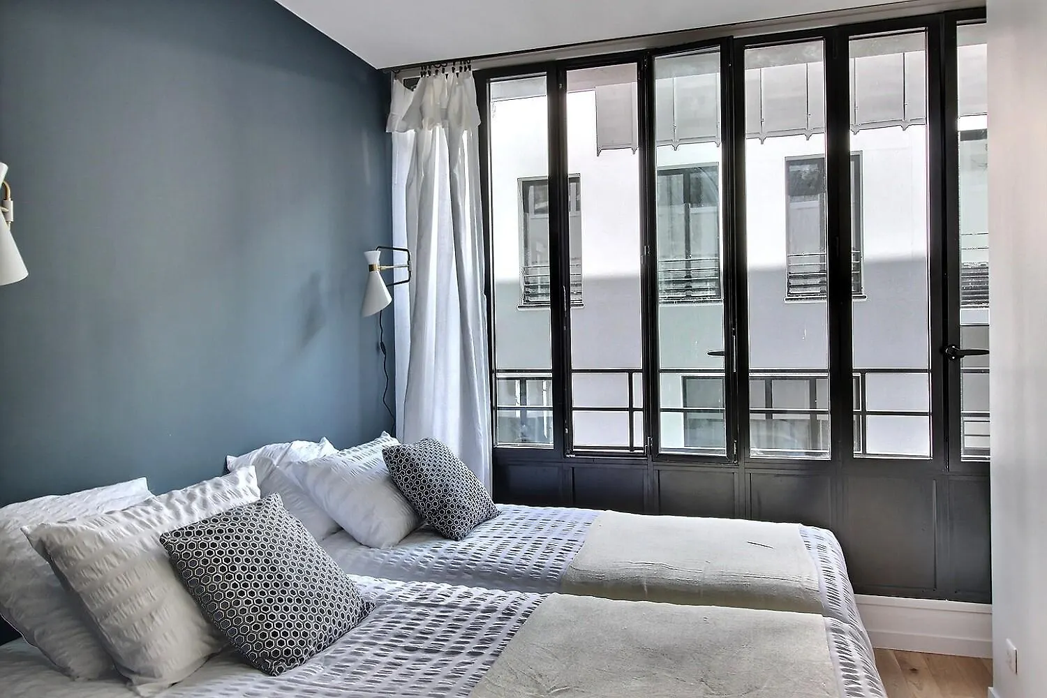Parisian L Marais Apartment *