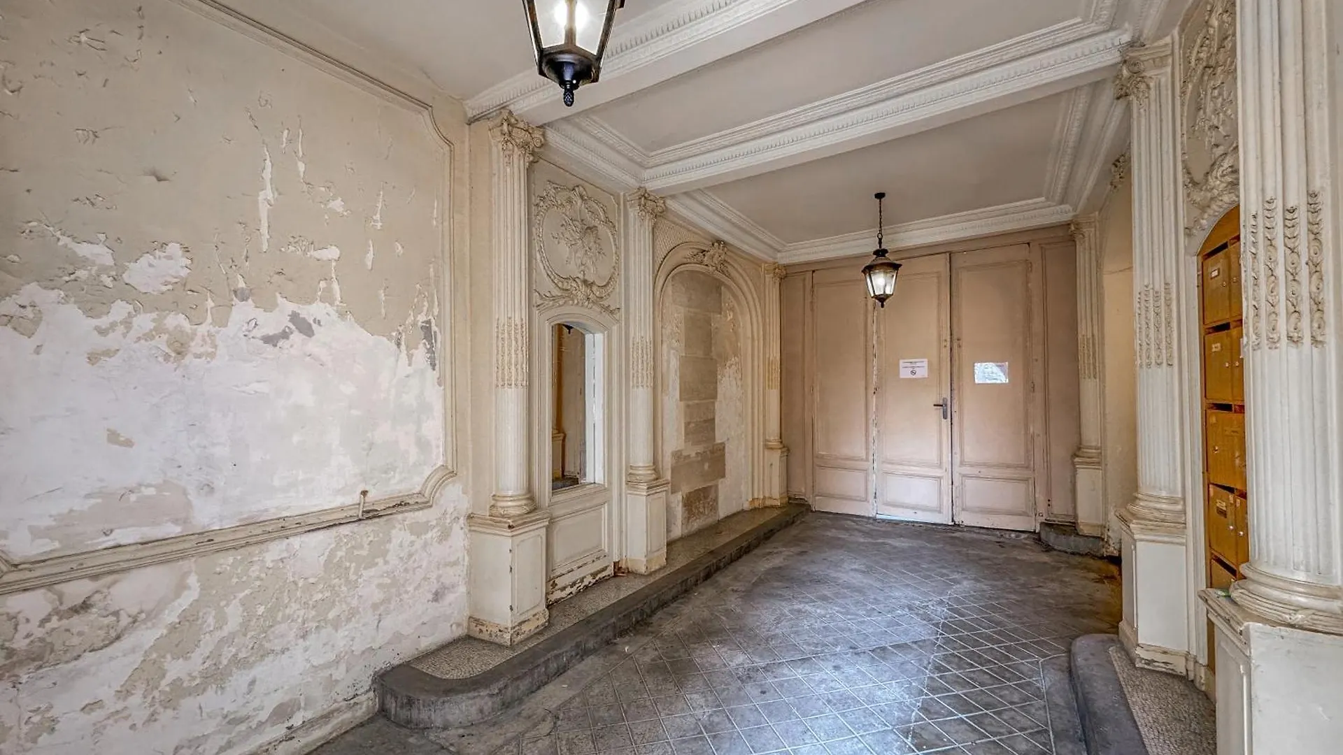 Parisian L Marais Apartment Paris