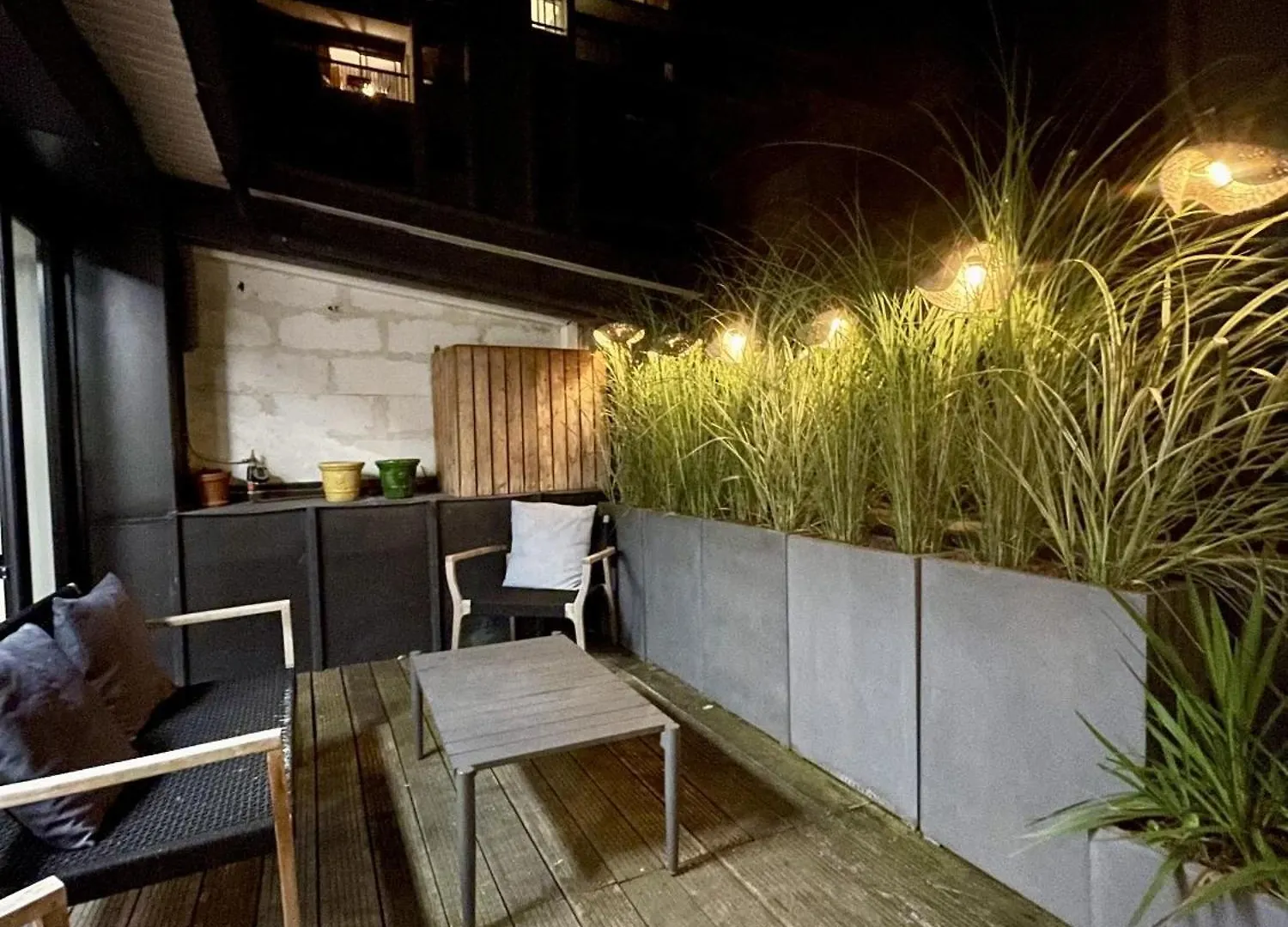 Parisian L Marais Apartment *