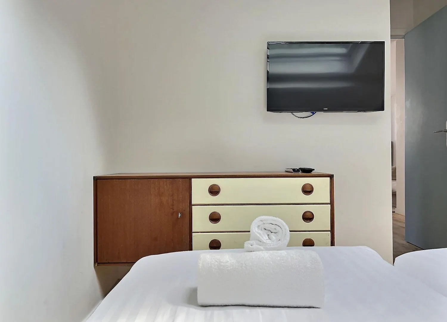 Parisian L Marais Apartment