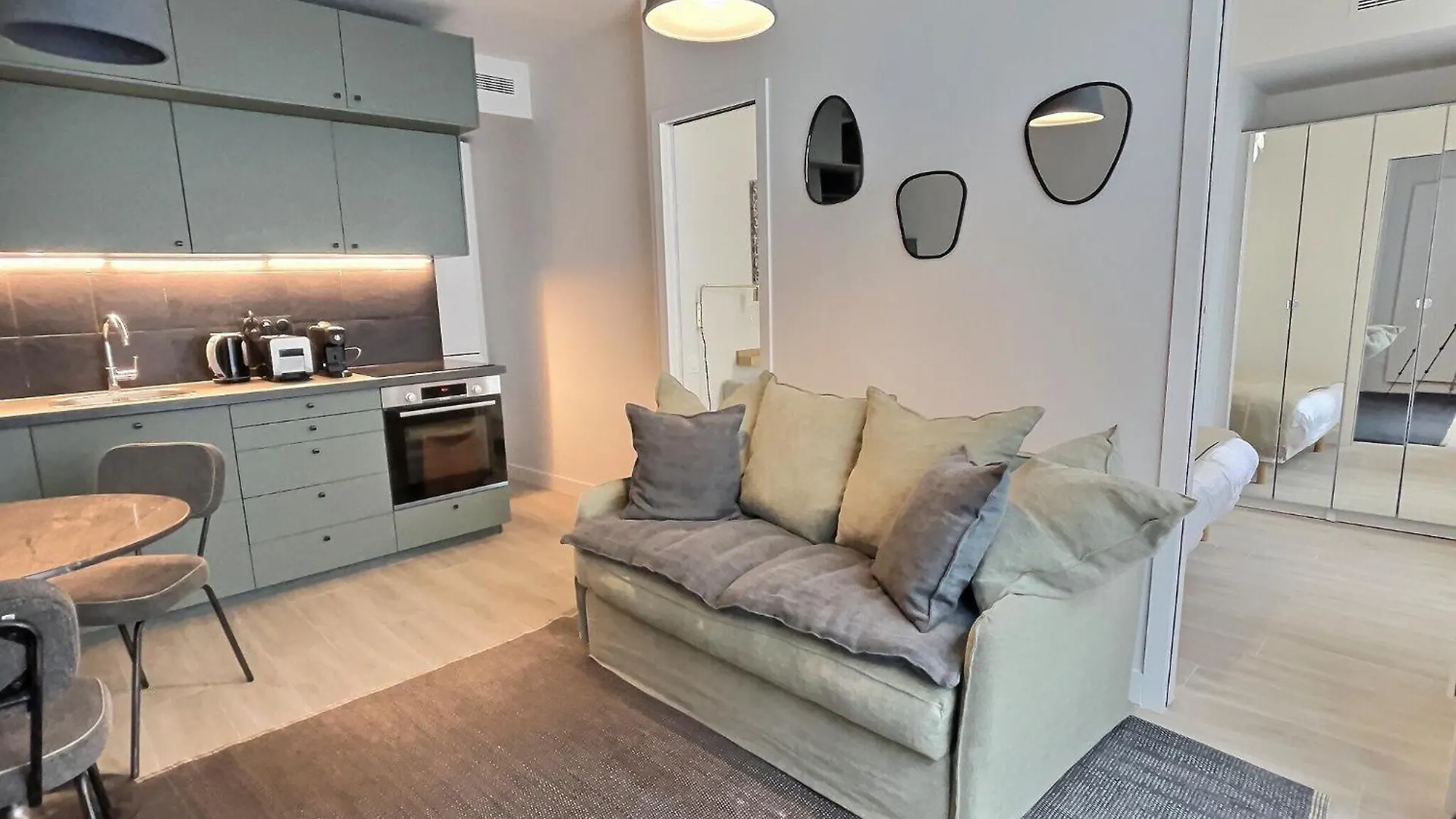 Apartment Parisian L Marais Paris